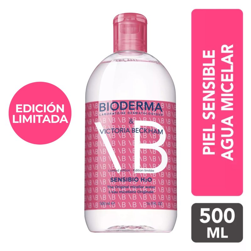SENSIBIO H2O x Victoria Beckham es una solución micelar dermatológica diseñada para limpiar profundamente, calmar y revelar el resplandor natural de la piel sensible. Esta edición limitada celebra el 30º aniversario del icónico desmaquillante de BIODERMA en colaboración con Victoria Beckham, ícono de la moda y usuaria fiel del producto.